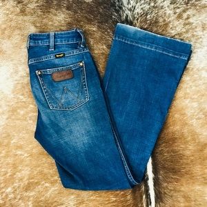LIKE NEW OG Women’s Wrangler High Rise Trousers